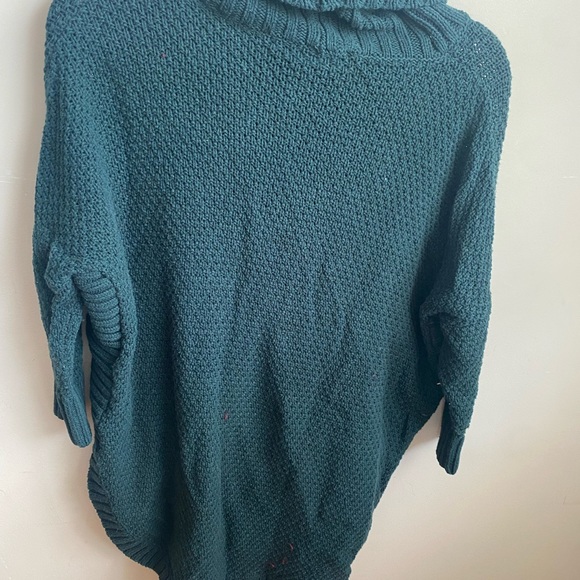 Sweater - Picture 7 of 7